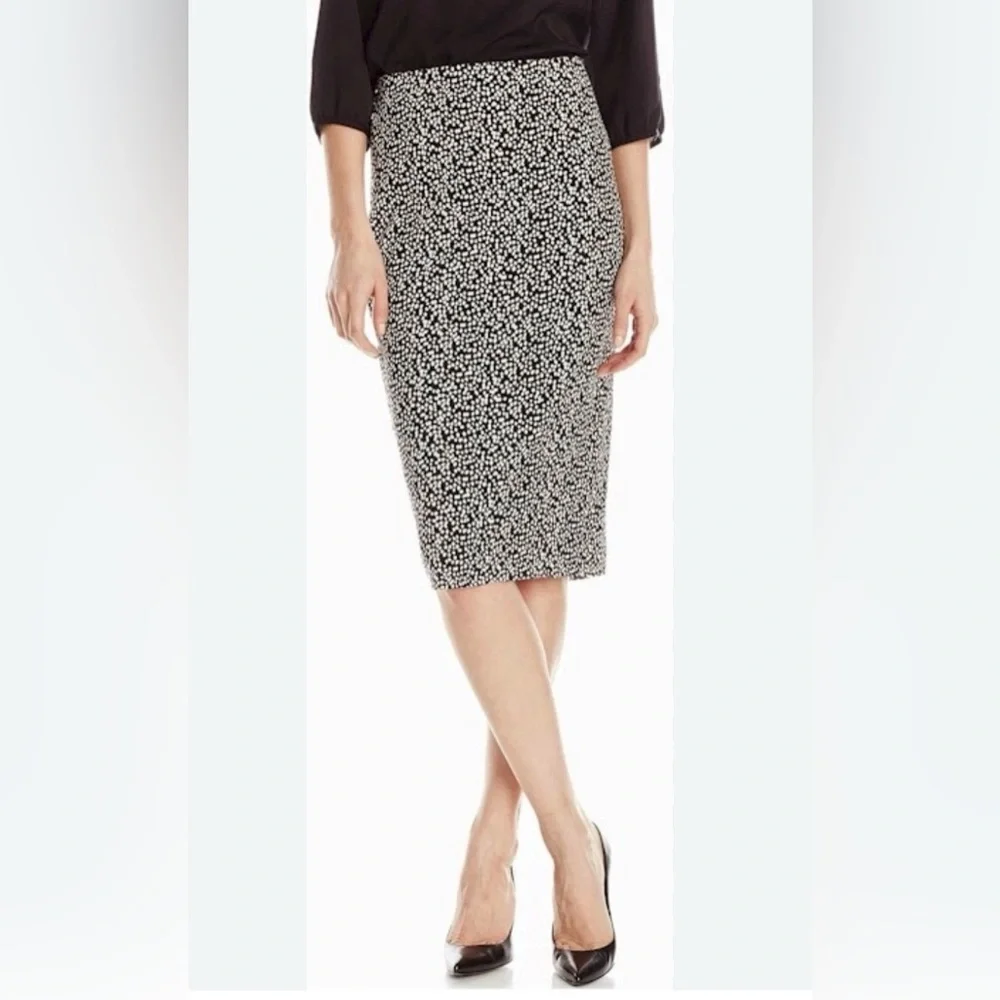 Vince Camuto Stretchy Knee Length Pencil Skirt - Picture 5 of 5